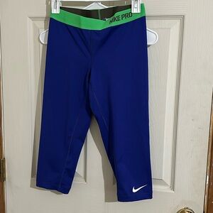 Nike pro capri